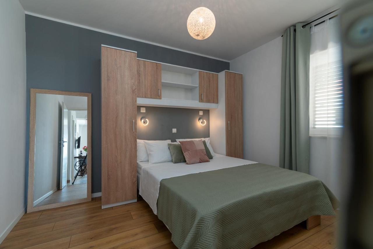 Apartments Dobrila Kastel Novi Exterior photo