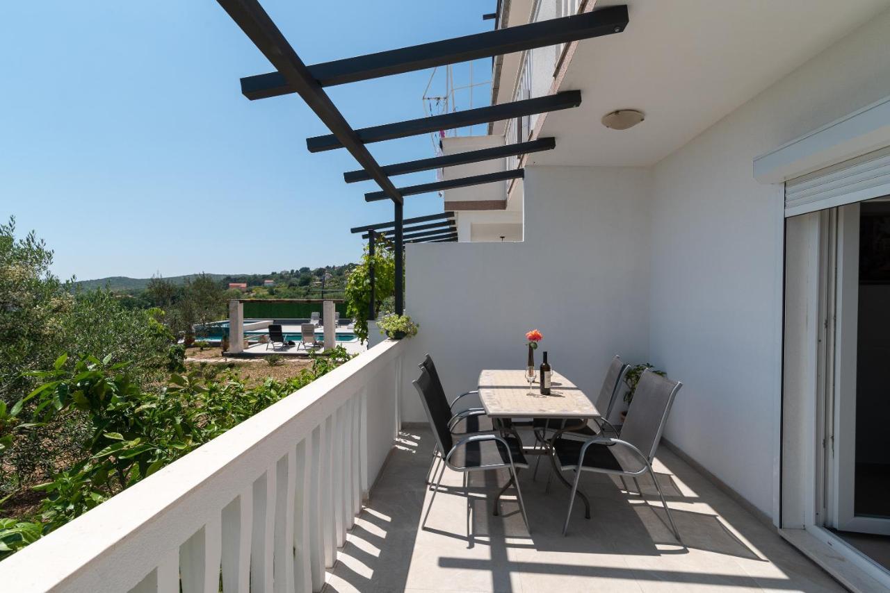 Apartments Dobrila Kastel Novi Exterior photo